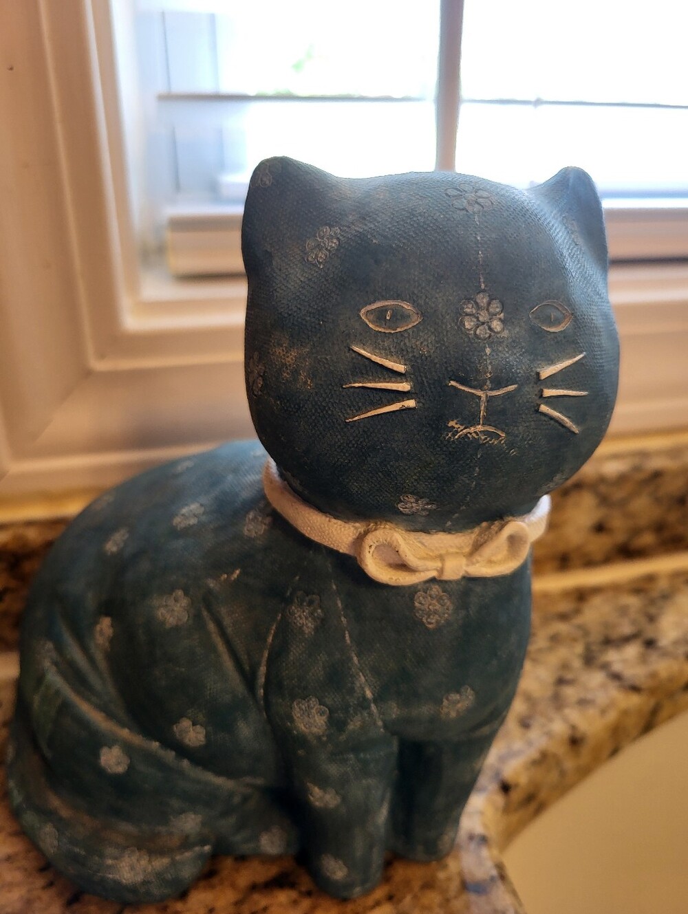 VTG. Handpainted 7 x 5. 5 Inch 3.8 Lbs Quited Blue Cat Figurine with Cream Bow